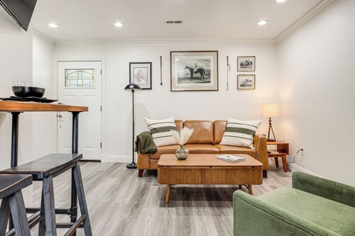 2 Mi to Ark Encounter! Walkable Williamstown Condo