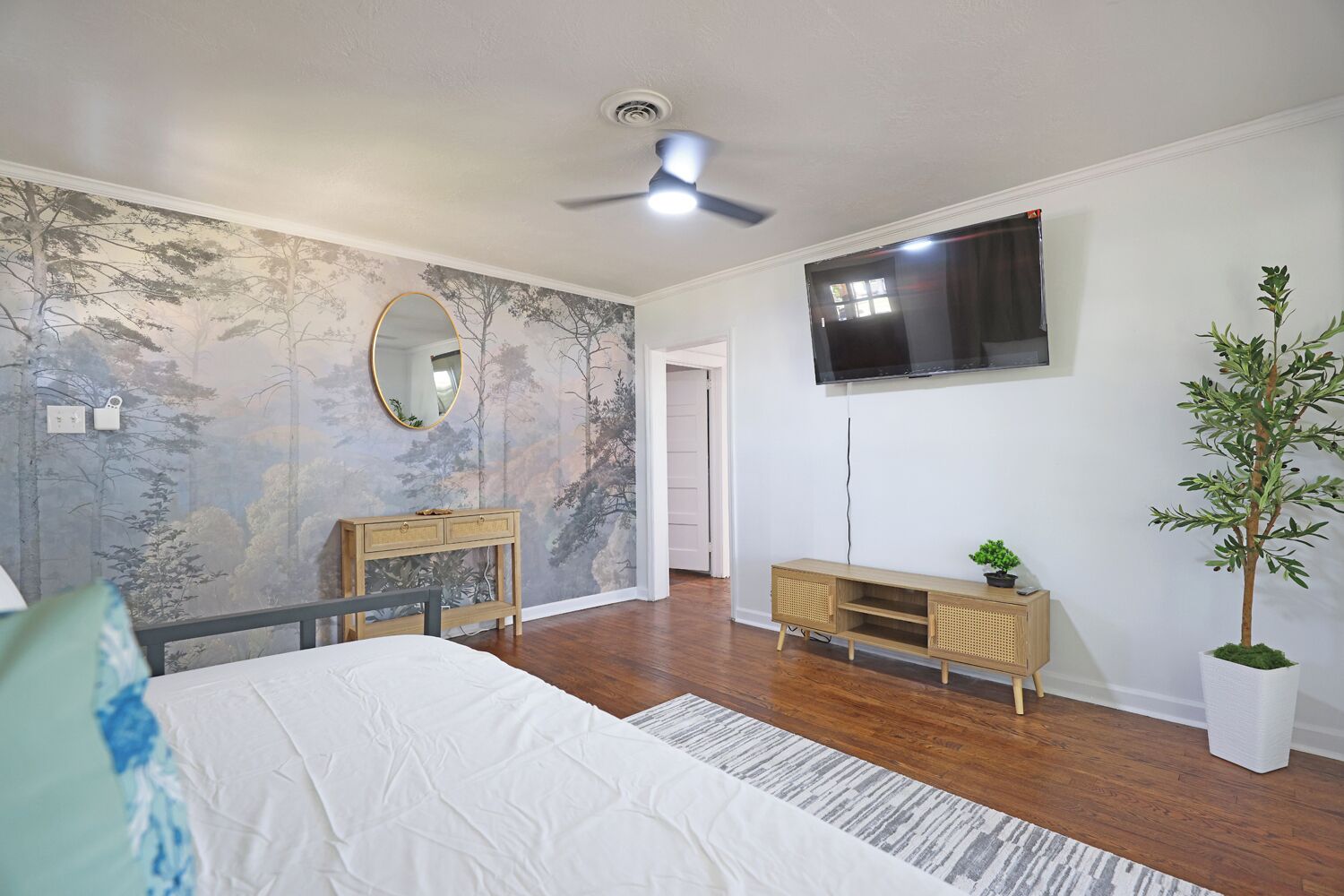 2 Schlafzimmer, Schreibtisch, Bügeleisen/Bügelbrett, WLAN