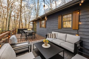 Outdoor dining - Family Getaway to Bear Paw! Theatre, Firepit, Hot tub! (Sevierville)