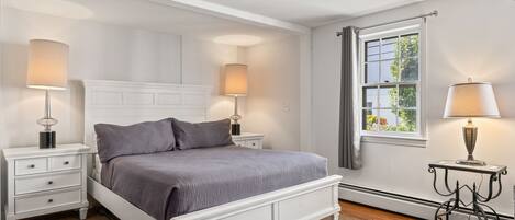 2 bedrooms, internet, bed sheets