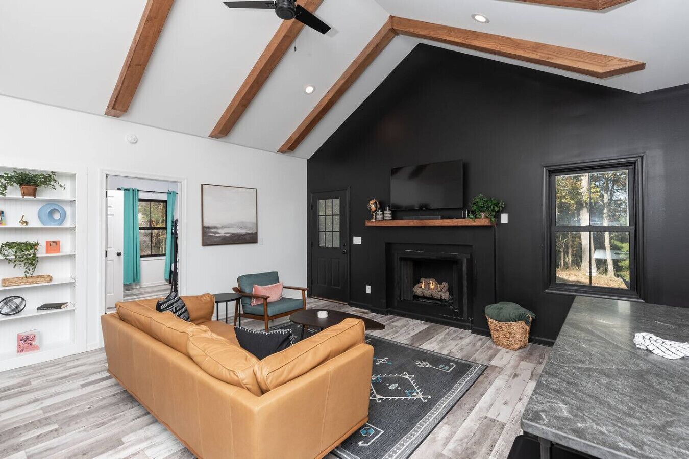 TV, fireplace, stereo