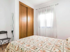 Deluxe Chalet, Patio, Garden View | Iron/ironing board