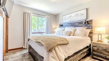 3 soverom, strykejern/-brett, wi-fi og sengetøy