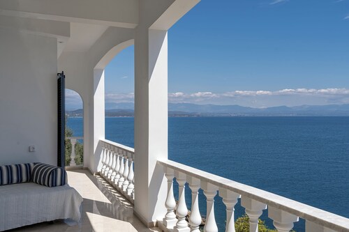 Villa Big Blue 280 τ.μ. Πολυτελής Απόδραση με Θέα στο Απέραντο Γαλάζιο