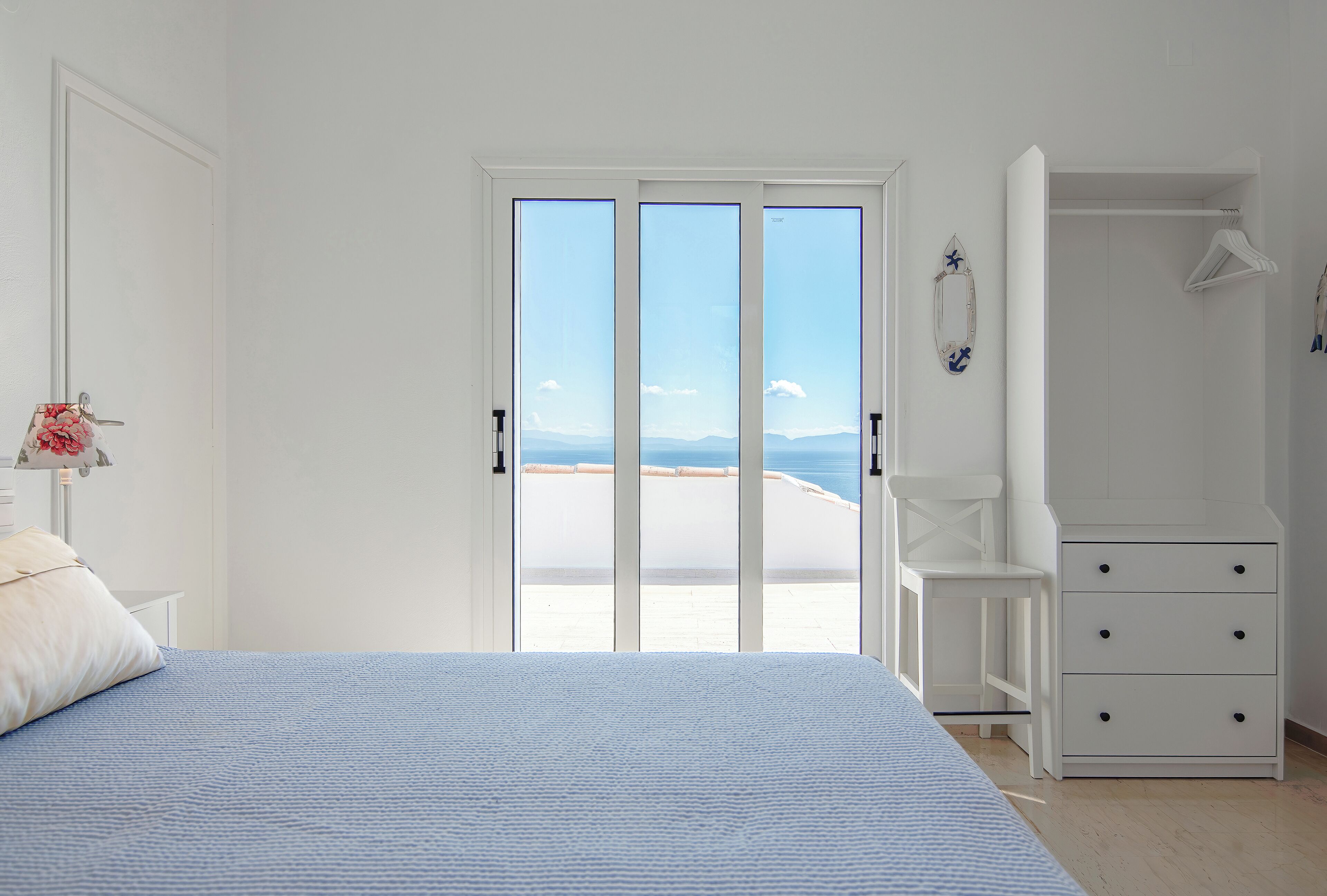 5 chambres, fer et planche à repasser, Wi-Fi, draps fournis