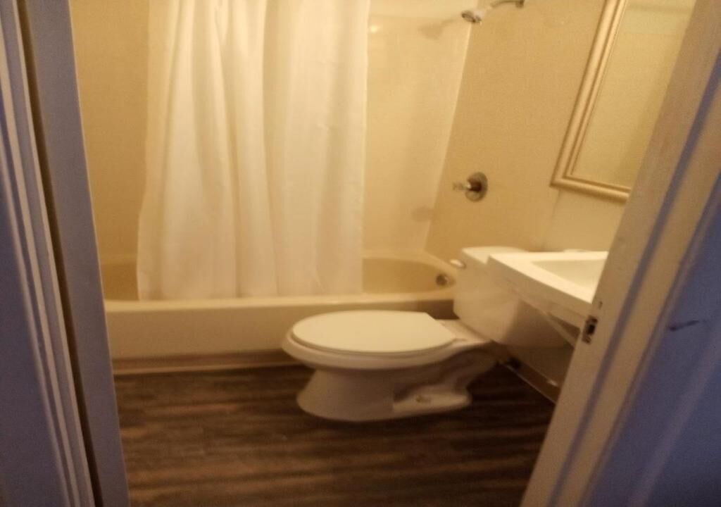 Standard Double Room | Bathroom
