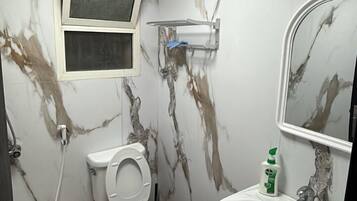 Studio, City View | Bathroom