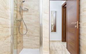Shower, hair dryer - Awesome apartment in Fazana (Fazana)