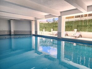 Piscina coperta, una piscina riscaldata
