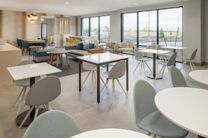 Tägliches inbegriffenes Frühstück