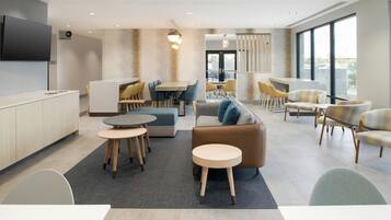 Free daily breakfast