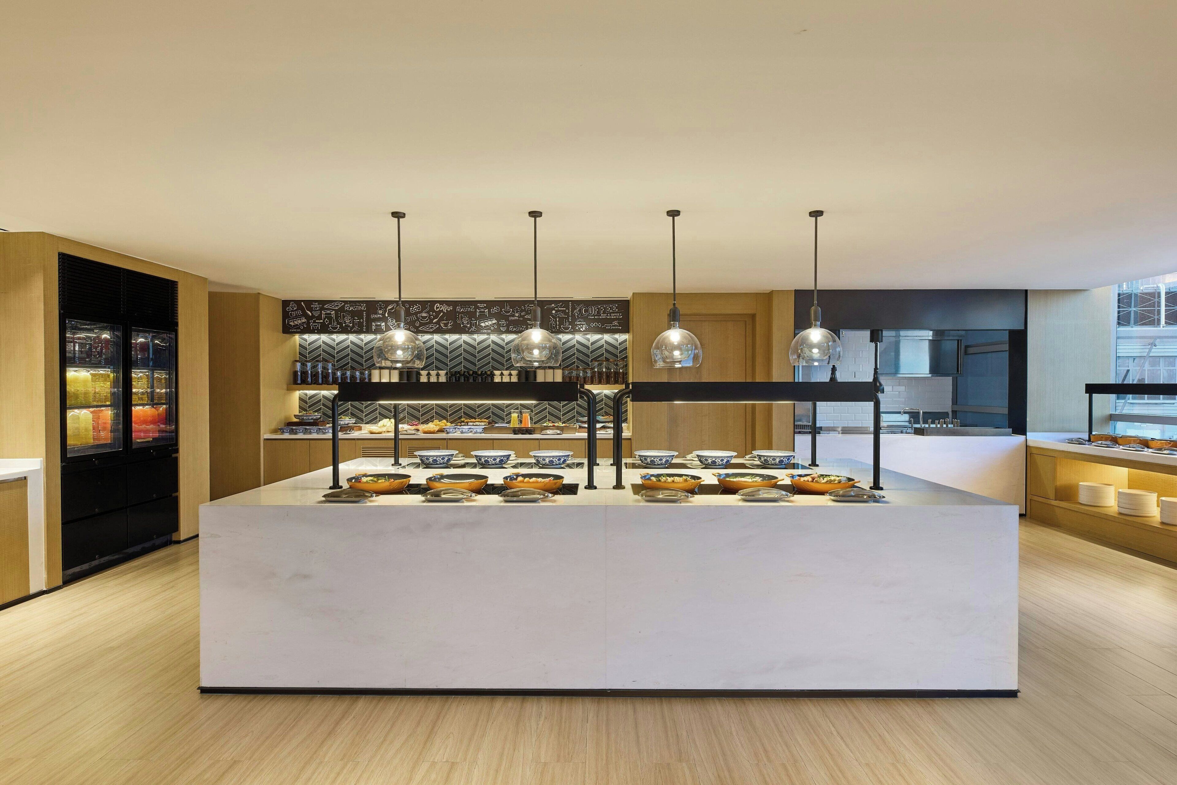 每日付費供應吃到飽早餐