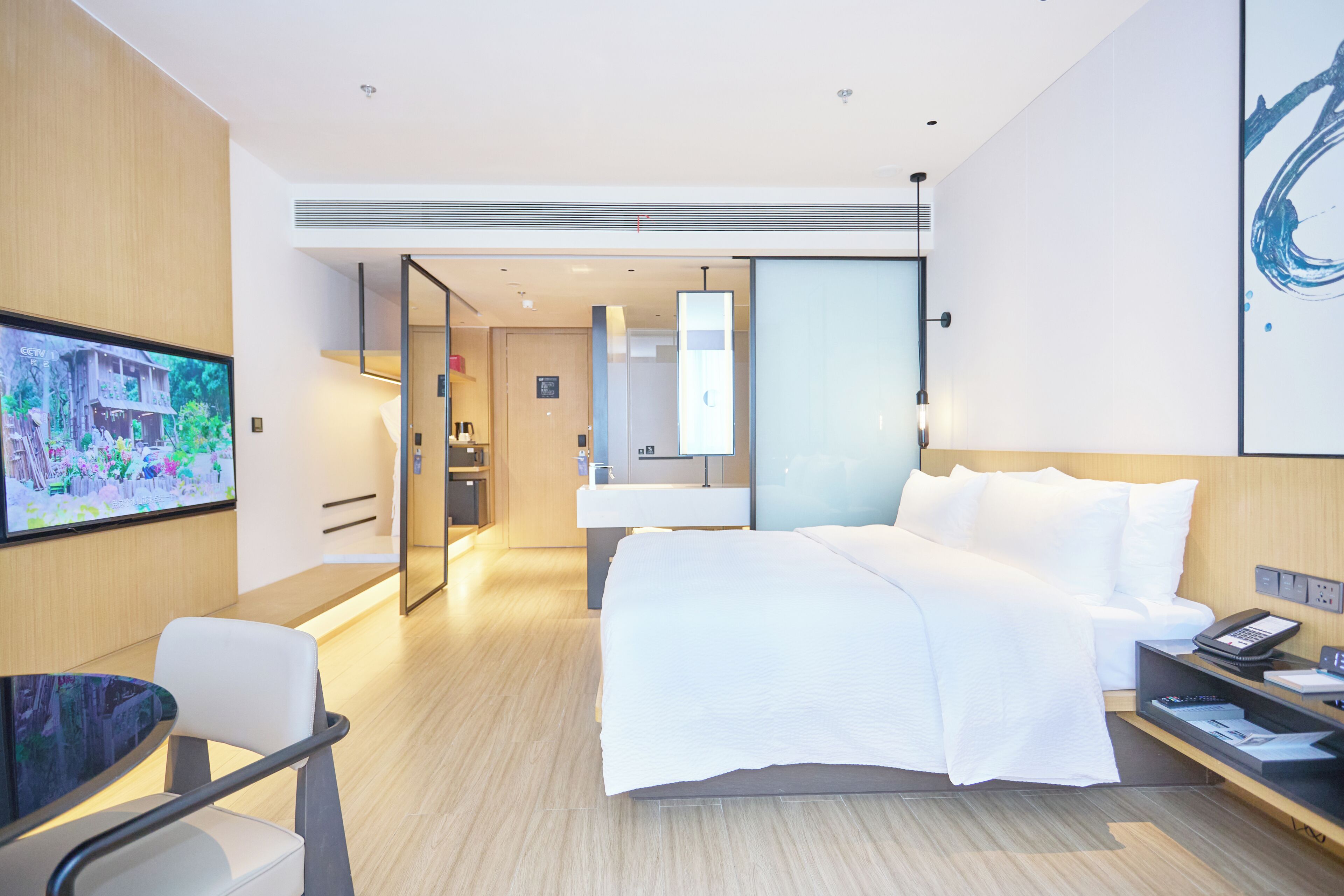 Phòng Tiêu chuẩn, 1 giường cỡ king, quang cảnh thành phố | Bộ đồ giường cao cấp, chăn bông, màn/rèm cản sáng, phòng cách âm 