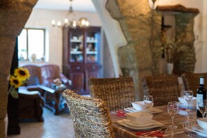 Dining - Rustic holiday house MAGDALEA with pool (Hlapa)