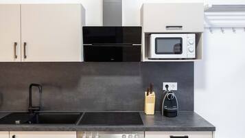 Mikrowelle, Ofen, Herdplatte, Geschirrspüler