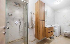 Shower, hair dryer - Cozy apartment in Rovinj with WiFi (Rovinj)