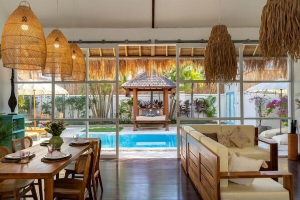 Outdoor dining - Villa Bardo by Pertama Management (Bali)