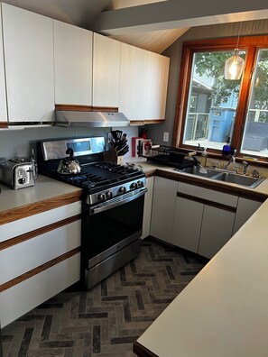 Microwave, oven, stovetop, dishwasher