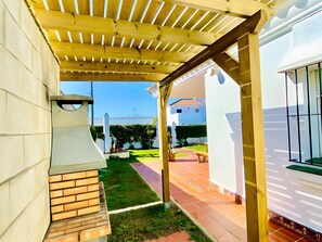 BBQ/picnic area - Chalet cerca al pueblo con piscina (Conil de la Frontera)