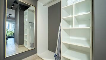 Apartamento Deluxe | Armario