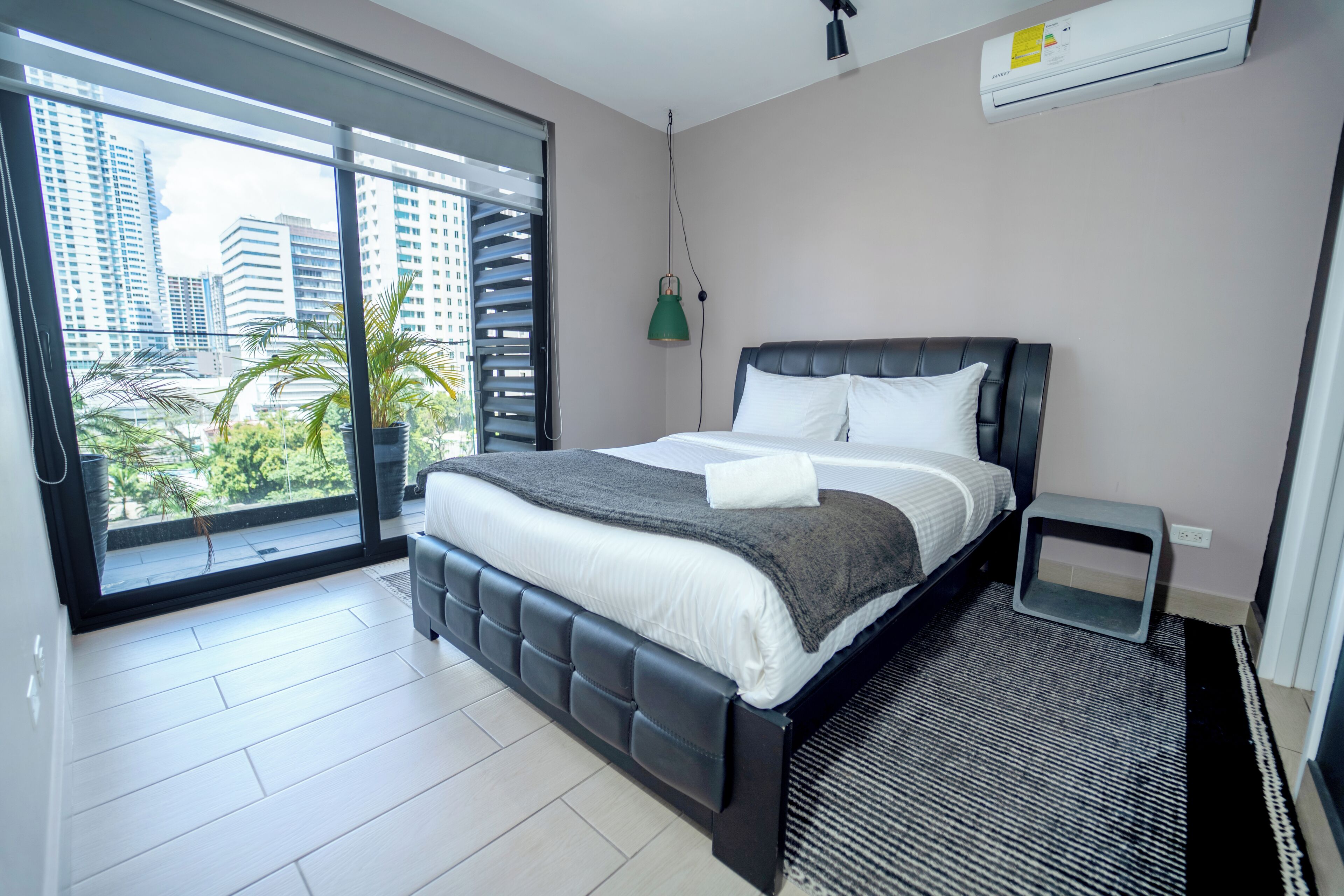 Appartamento Deluxe | Ferro/asse da stiro, Wi-Fi gratuito