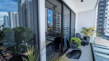 Apartamento Deluxe | Balcón