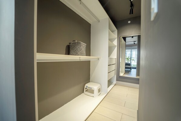 Apartemen Deluks | Lemari pakaian