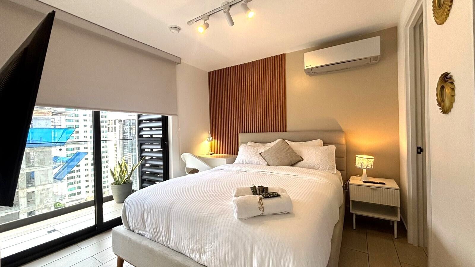 Bügeleisen/Bügelbrett, kostenloses WLAN