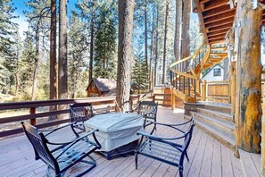 Terrace/patio - Tahoe Vista Escape - Walk to Moon Dunes Beach (Tahoe Vista)