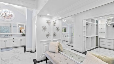 20% OFF Monthly - Luxe 5BR Villa near Top Schools