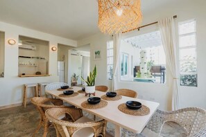 Casa, varias camas, Terraza, vista al océano (Casa Pelegrina 2) | 2 habitaciones, decoración personalizada y muebles diferentes 