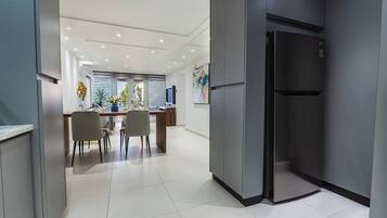 Apartment, Berbilang Katil, Balcony, Ocean View (Isla) | Dapur peribadi