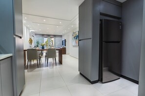 Apartment, Berbilang Katil, Balcony, Ocean View (Isla) | Dapur peribadi