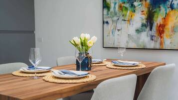 Apartment, Multiple Beds, Balcony, Ocean View (Isla) | Dining