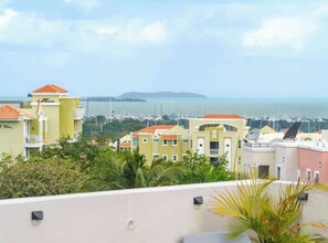 Condo, varias camas, Terraza, vista al océano (A24821-CEI-MARB) | Áreas de la propiedad