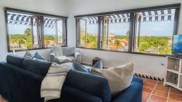 Căn hộ, 1 giường cỡ queen, bồn tắm nước nóng, quang cảnh sân golf (Kyo) | Khu phòng khách