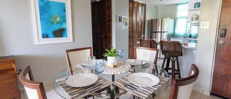 Apartment, Multiple Beds, Kitchen, Pool View (A24828-CEI-COR102) | 3 bedrooms, individually decorated, individually furnished, bed sheets