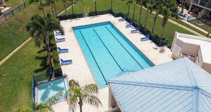 Coral 17 Costa Brava Condo, Pool, 5 Min From Beach