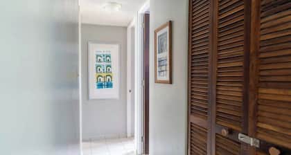 Coral 17 Costa Brava Condo, Pool, 5 Min From Beach