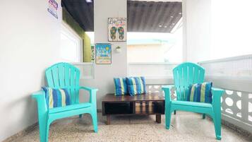 Departamento, varias camas, balcón, vista a la ciudad (A24803-BAY-CAYE) | Interior