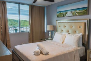 1 chambre, décoration personnalisée, ameublement personnalisé