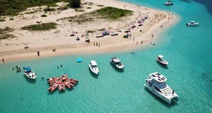 Serenity Beach Vibe Stay in Costa Brava, Ceiba