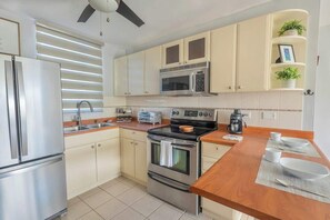 Condo, Multiple Beds, Kitchen, Mountain View (A24819-CEI-SERE) | Private kitchen