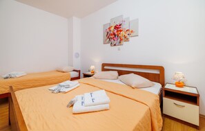 1 bedroom, free WiFi - 1 bedroom lovely apartment in Senj (Senj)