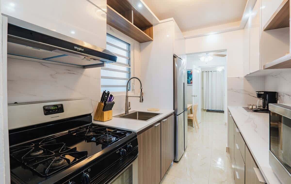 Apartment, 1 King Bed, Patio, City View (A24829-SJU-BZENMA) | Private kitchen