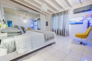 Departamento, varias camas, balcón, vista a la ciudad (A24802-BAY-XELO) | 2 habitaciones, decoración personalizada y muebles diferentes