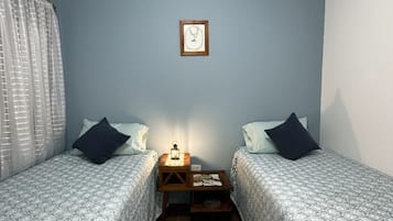 3 soverom, strykejern/-brett, internettilgang og sengetøy