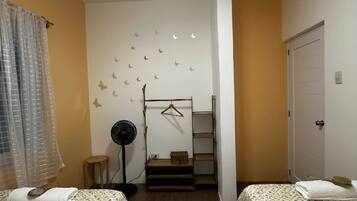 3 bedrooms, iron/ironing board, internet, bed sheets