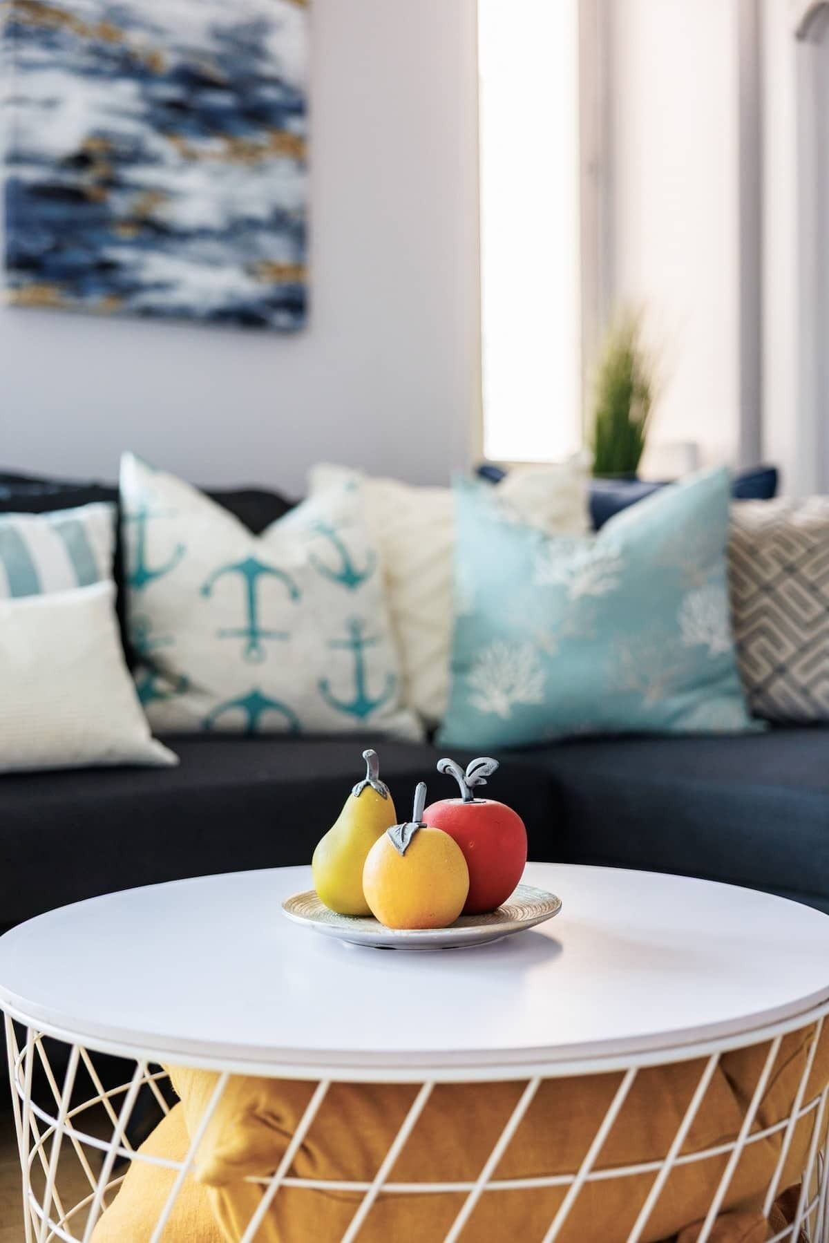 Studio, 1 Queen Bed, Patio, City View (Ambasdor 405) | Living area