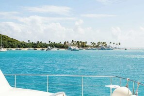 Studio, 1 Tempat Tidur Queen, patio, pemandangan kota (Ambasdor 405) | Pemandangan perairan